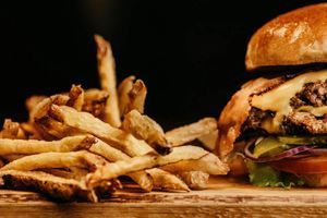 В яких продуктах найбільше солі? фото